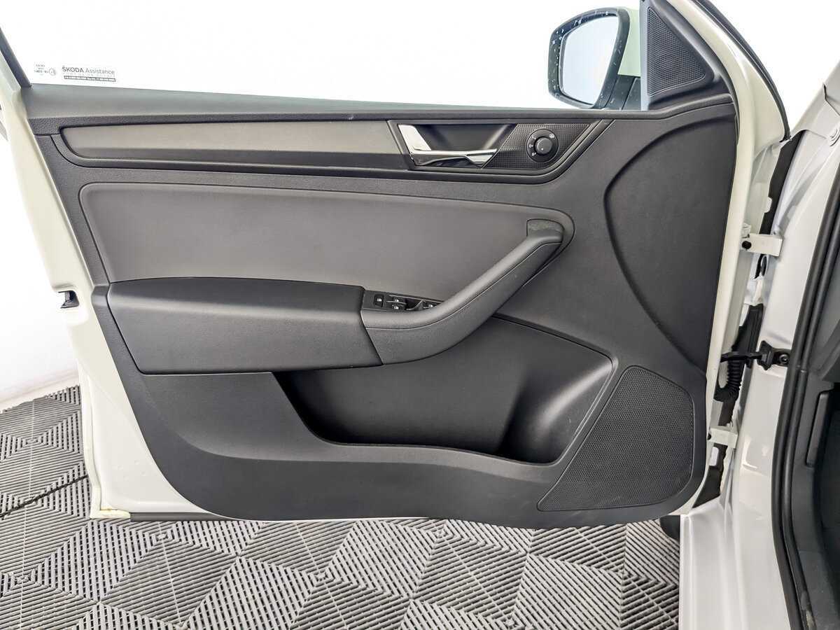 Б/У Шкода Рапид 2021 года. Фото: #14