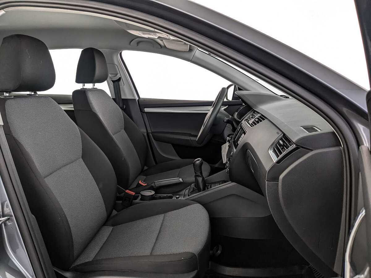 Б/У Шкода Октавия 2015 года. Фото: #19