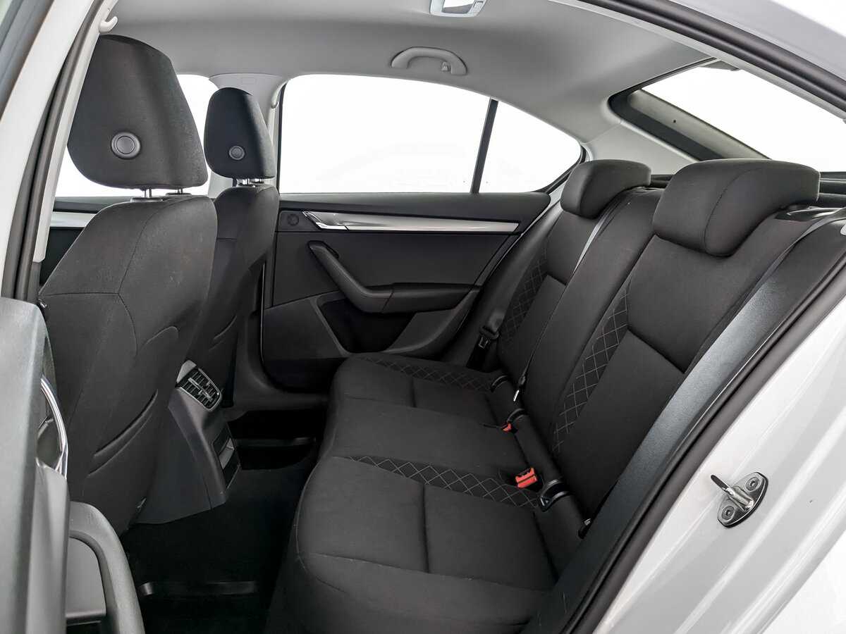 Б/У Шкода Октавия 2020 года. Фото: #9