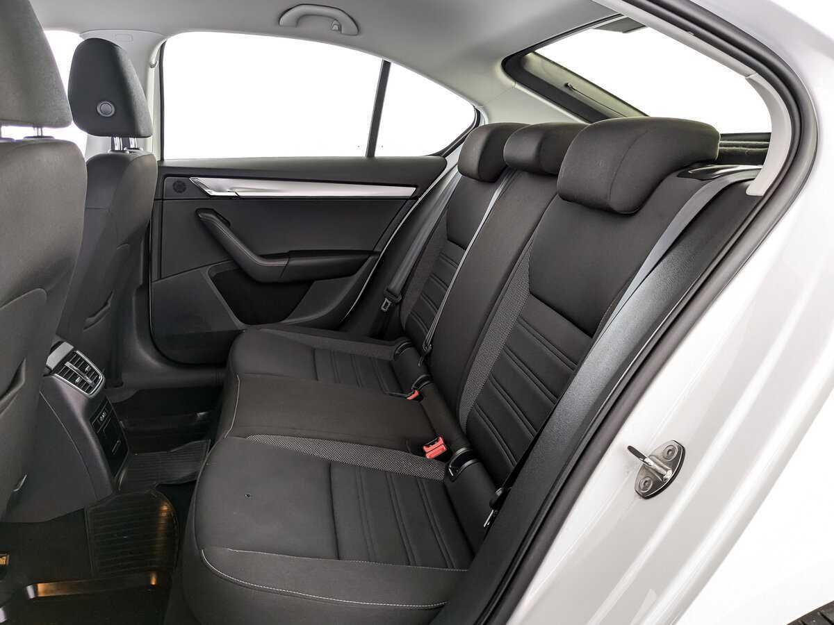 Б/У Шкода Октавия 2019 года. Фото: #9