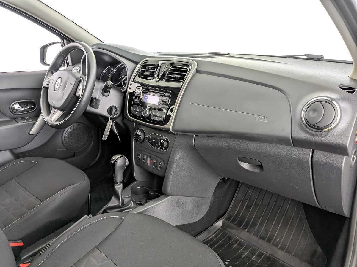 Б/У Рено Сандеро 2016 года. Фото: #8