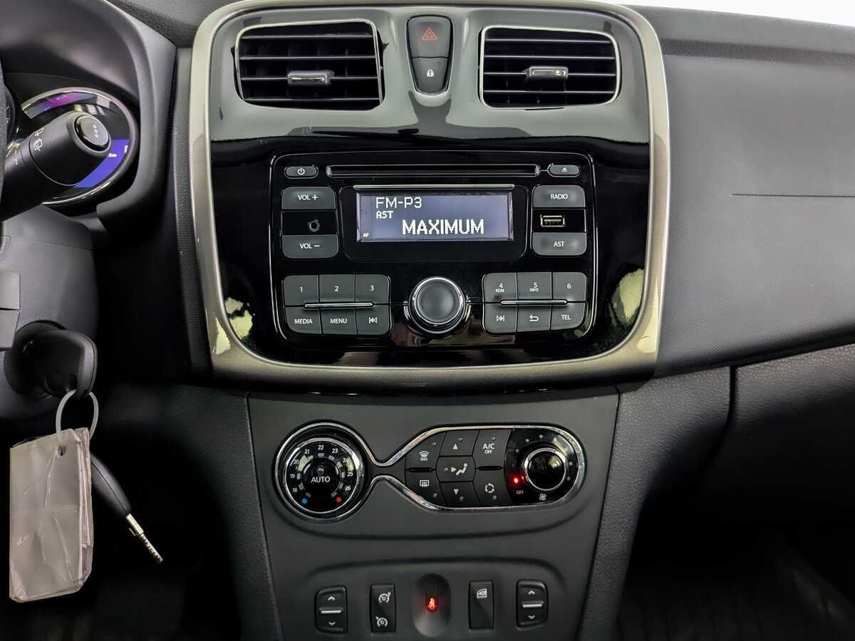 Б/У Рено Сандеро 2016 года. Фото: #12