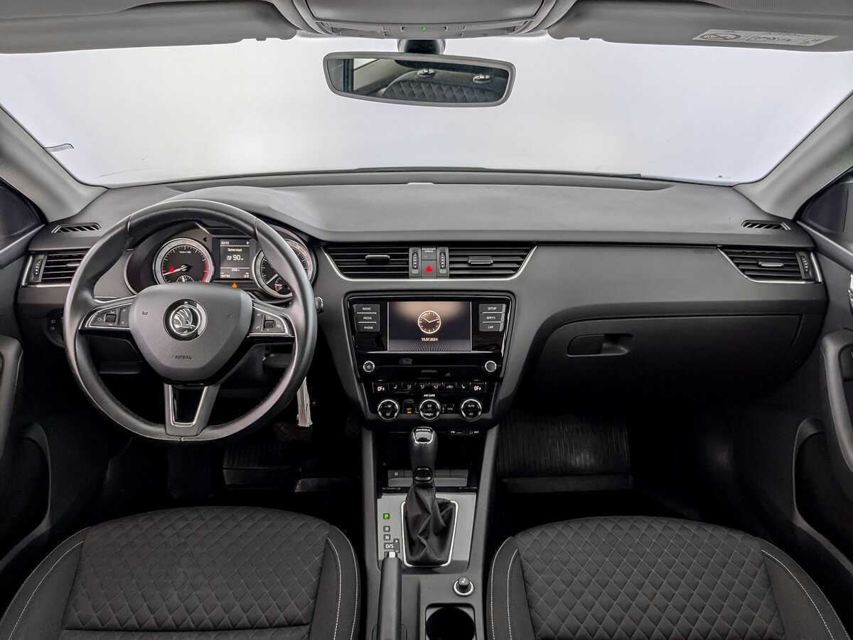 Б/У Шкода Октавия 2017 года. Фото: #11