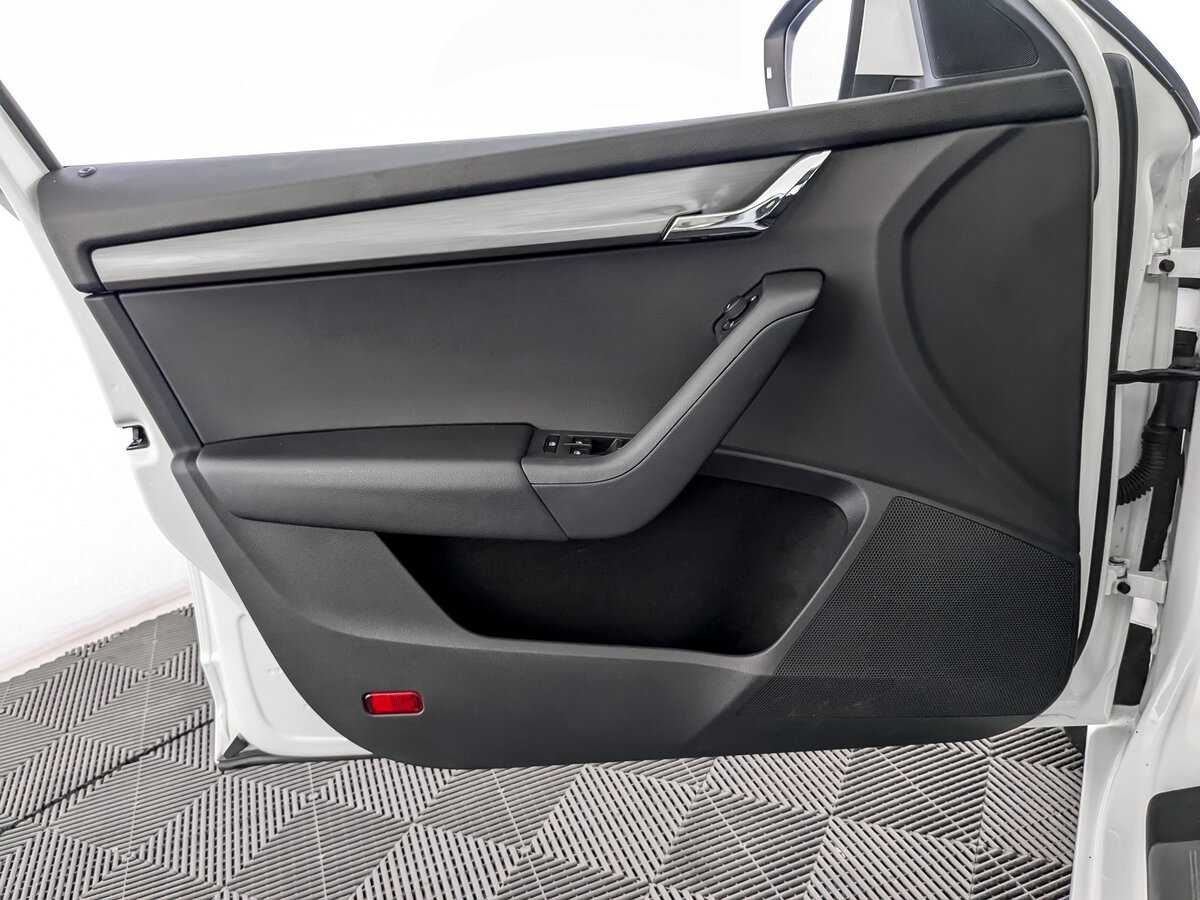 Б/У Шкода Октавия 2017 года. Фото: #14