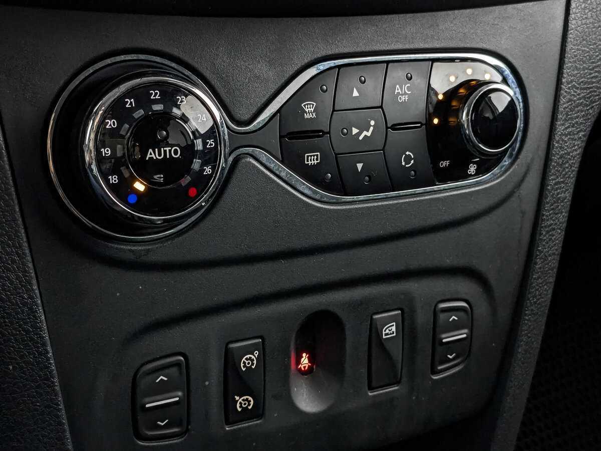 Б/У Рено Логан 2020 года. Фото: #16