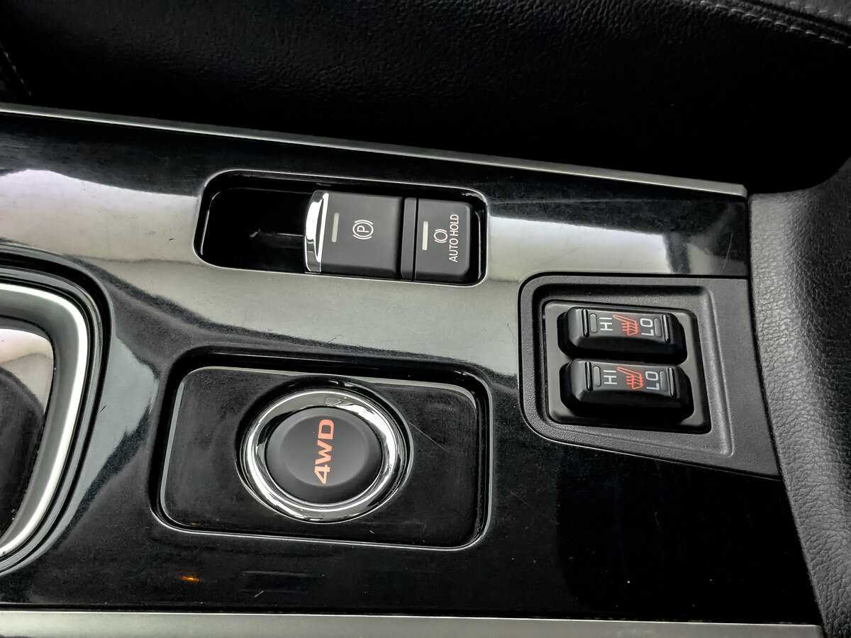 Б/У Митсубиши Оутлэндер 2017 года. Фото: #22