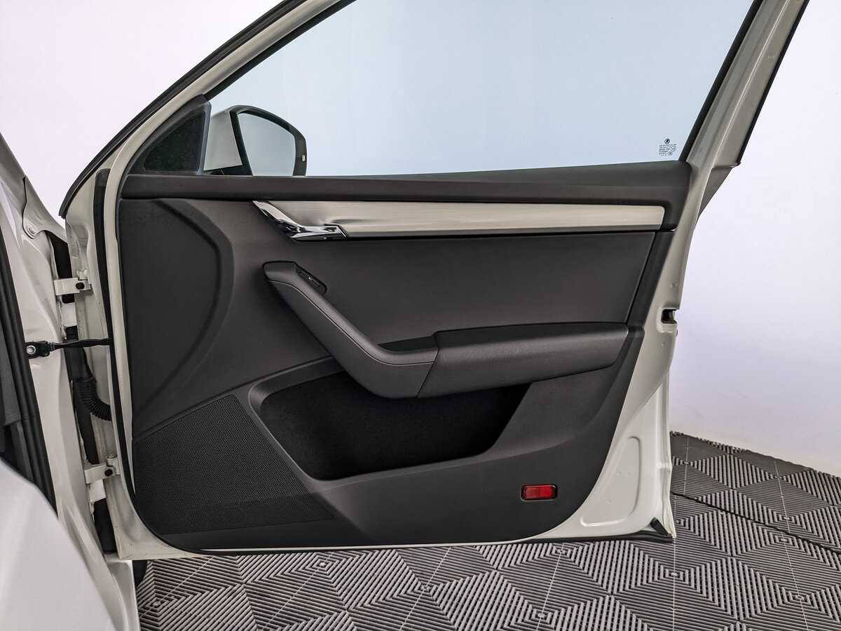 Б/У Шкода Октавия 2018 года. Фото: #20