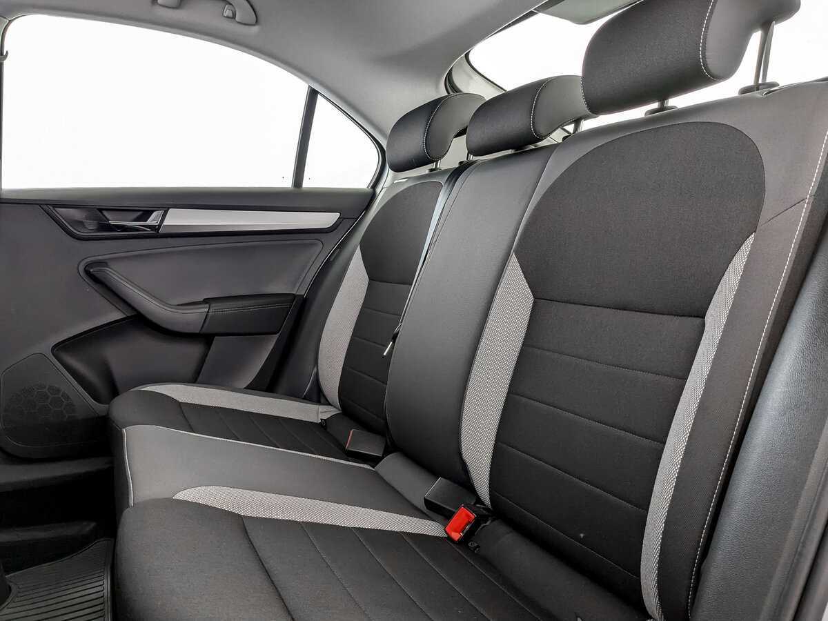 Б/У Шкода Рапид 2018 года. Фото: #9