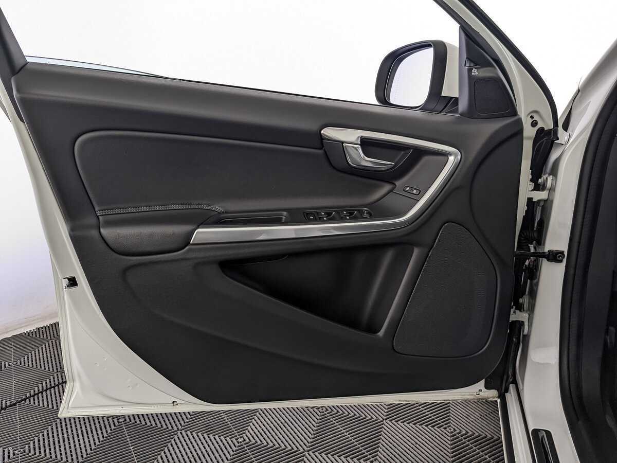 Б/У Вольво С60 2017 года. Фото: #13