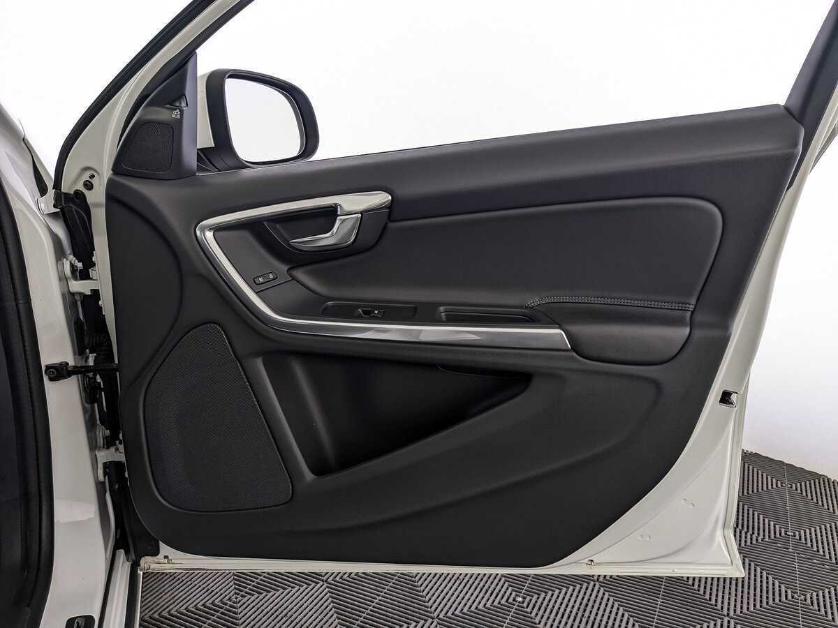 Б/У Вольво С60 2017 года. Фото: #18