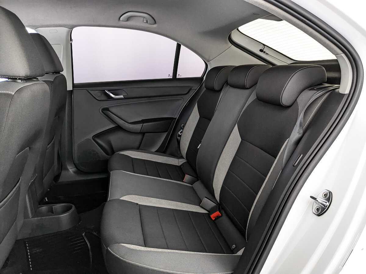 Б/У Шкода Рапид 2017 года. Фото: #13