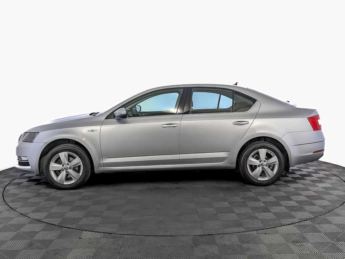 Б/У Шкода Октавия 2020 года. Фото: #7