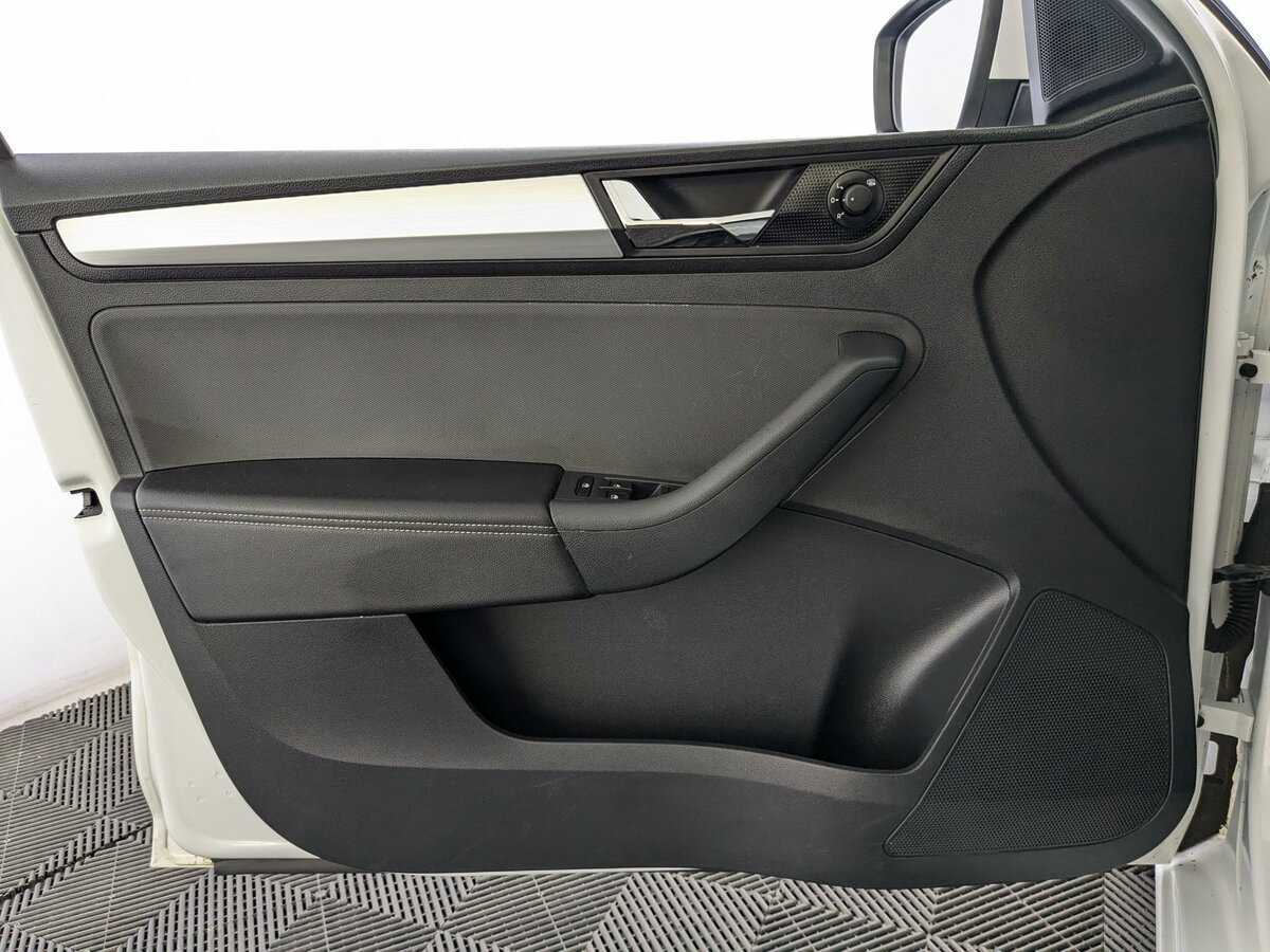 Б/У Шкода Рапид 2019 года. Фото: #11