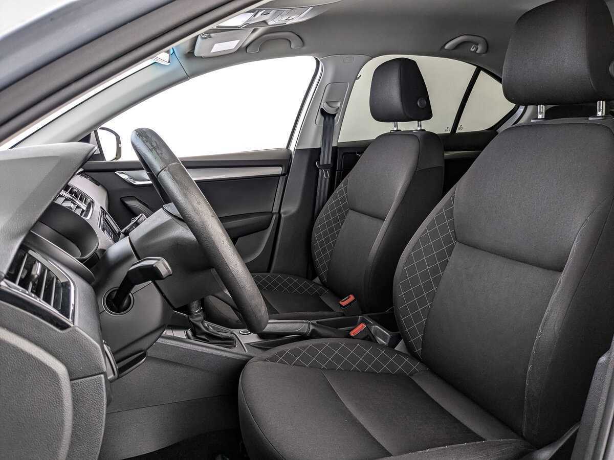 Б/У Шкода Октавия 2017 года. Фото: #15