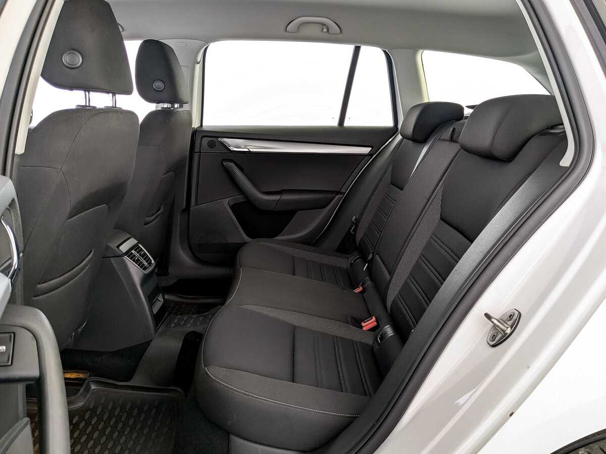 Б/У Шкода Октавия 2017 года. Фото: #9