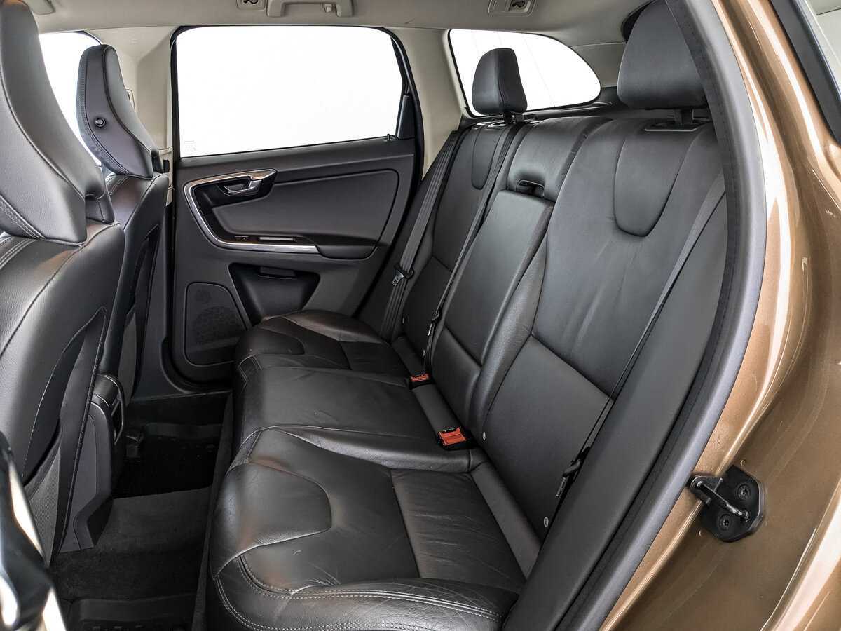 Б/У Вольво ИксЦ60 2012 года. Фото: #13