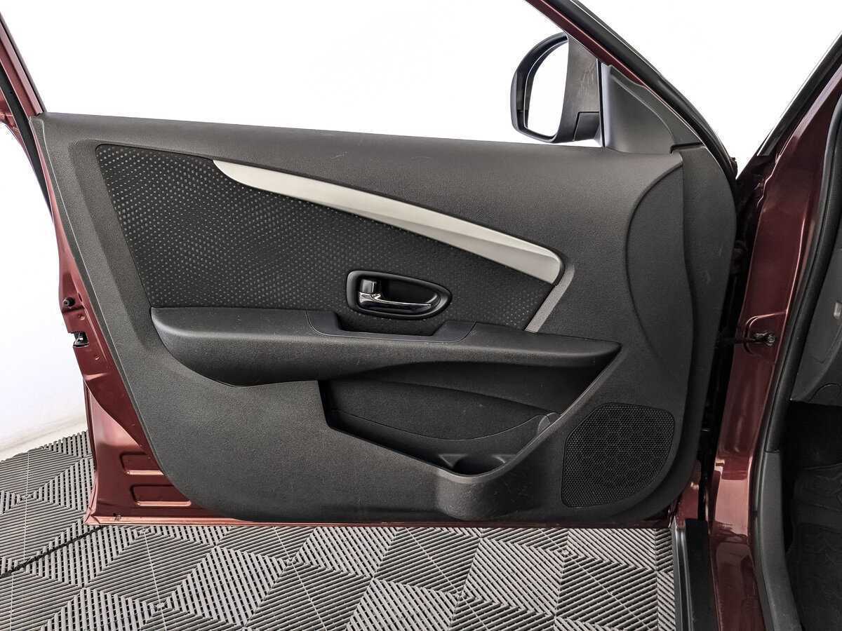 Б/У Ниссан Альмера 2016 года. Фото: #14