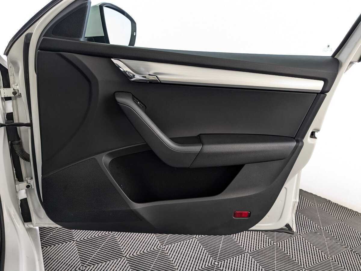 Б/У Шкода Октавия 2017 года. Фото: #19