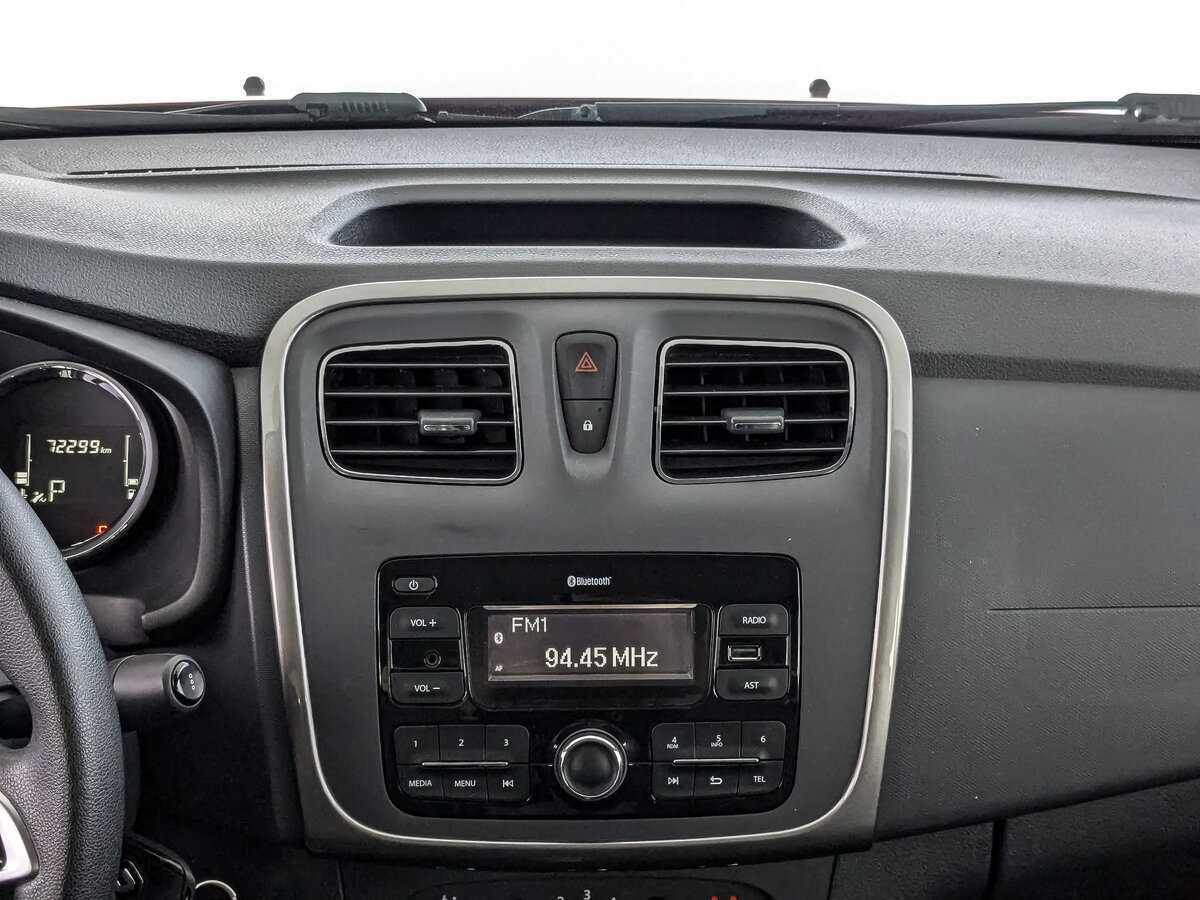 Б/У Рено Логан 2019 года. Фото: #12