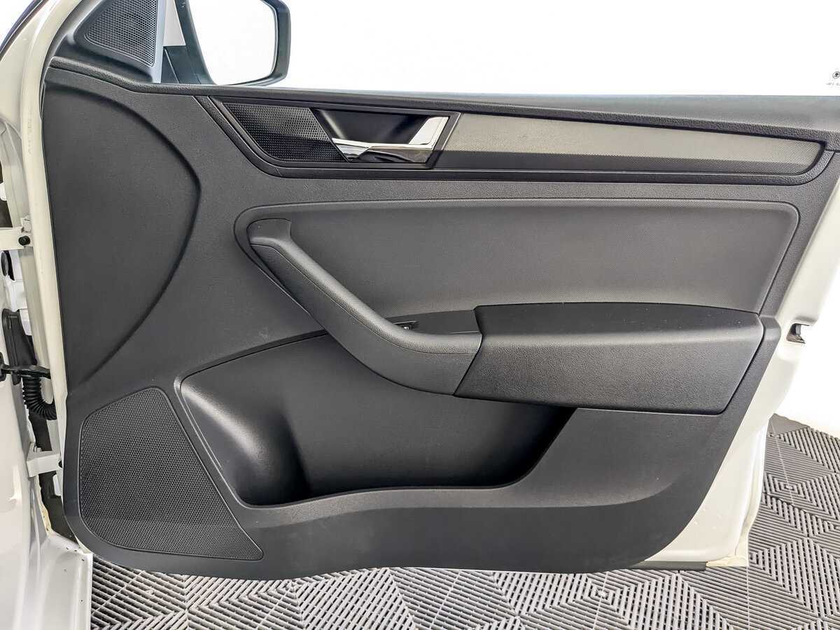 Б/У Шкода Рапид 2019 года. Фото: #17