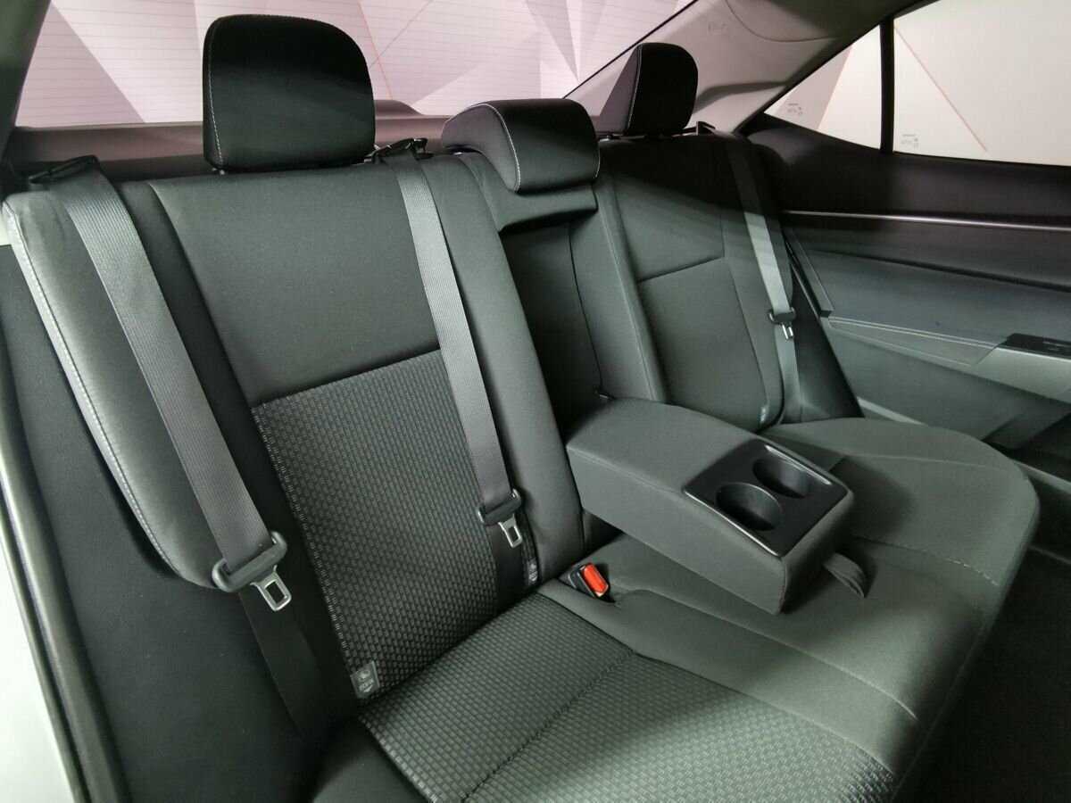 Б/У Тойота Королла 2013 года. Фото: #12