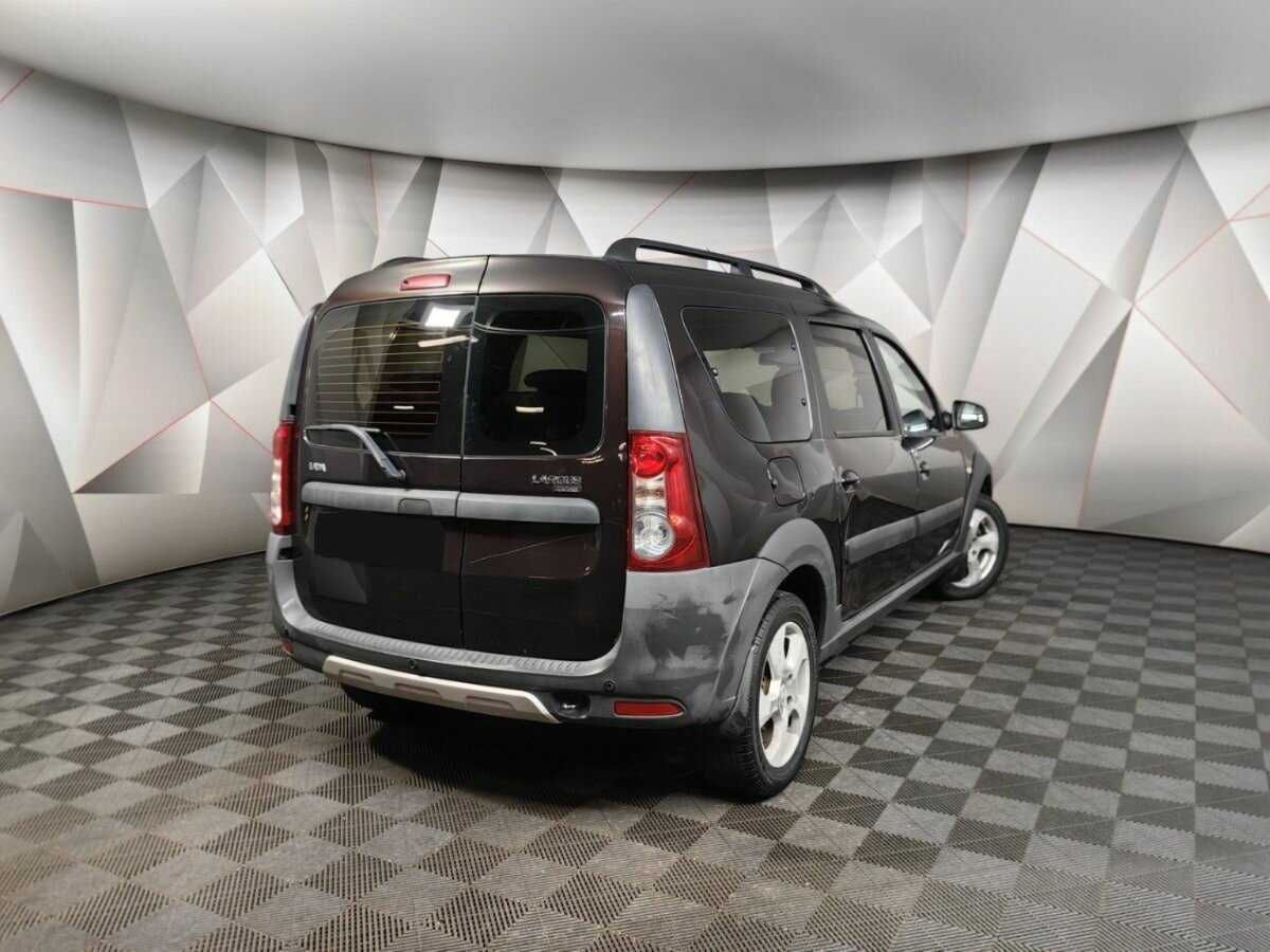 Б/У Лада (ВАЗ) Ларгус 2015 года. Фото: #1