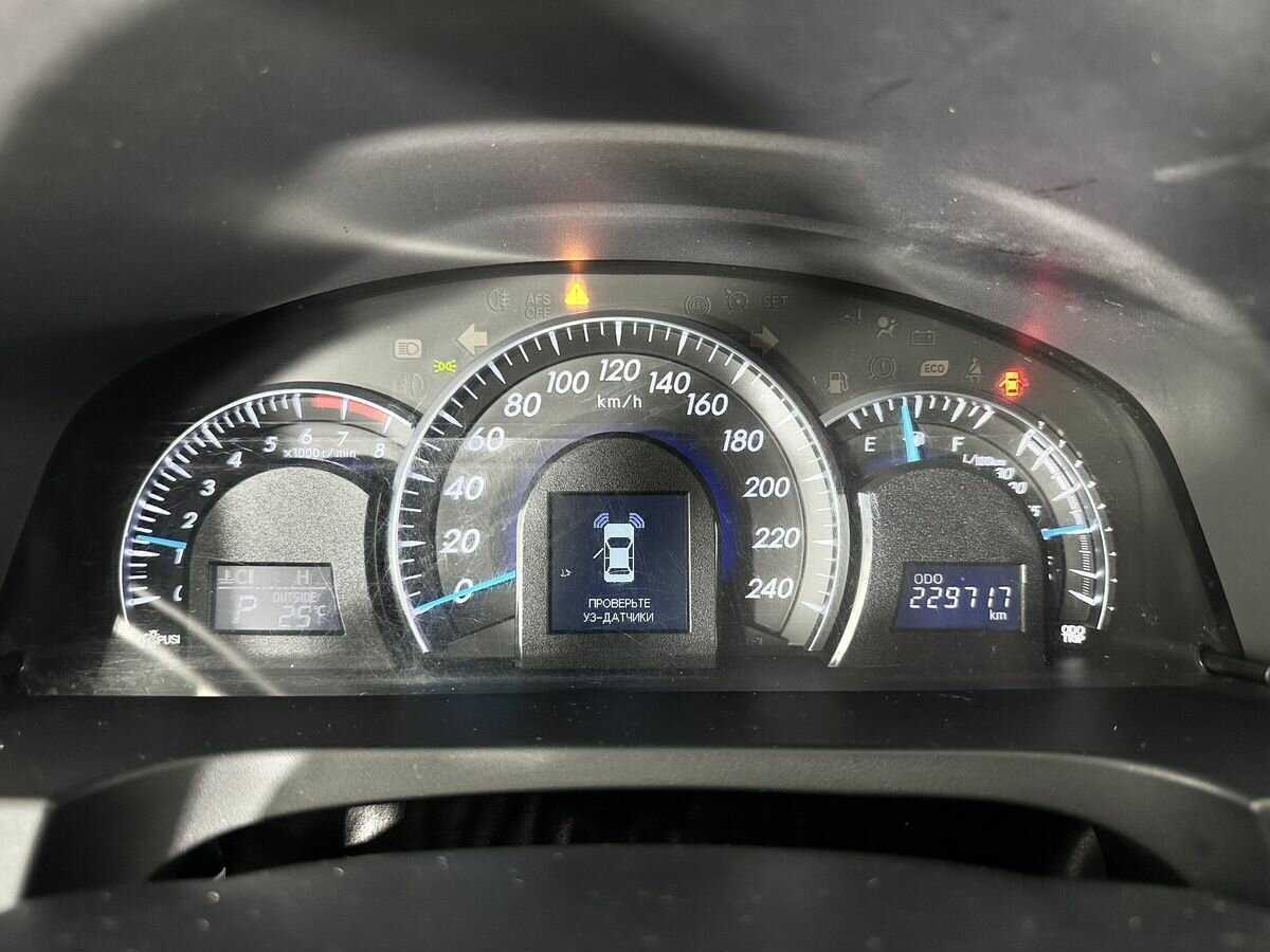 Б/У Тойота Камри 2014 года. Фото: #11