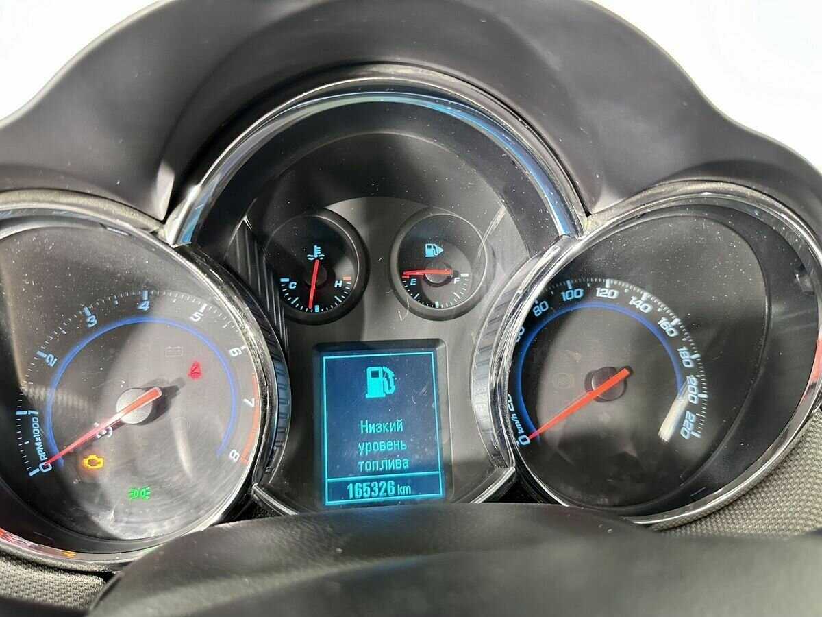 Б/У Шевроле Круз 2013 года. Фото: #11