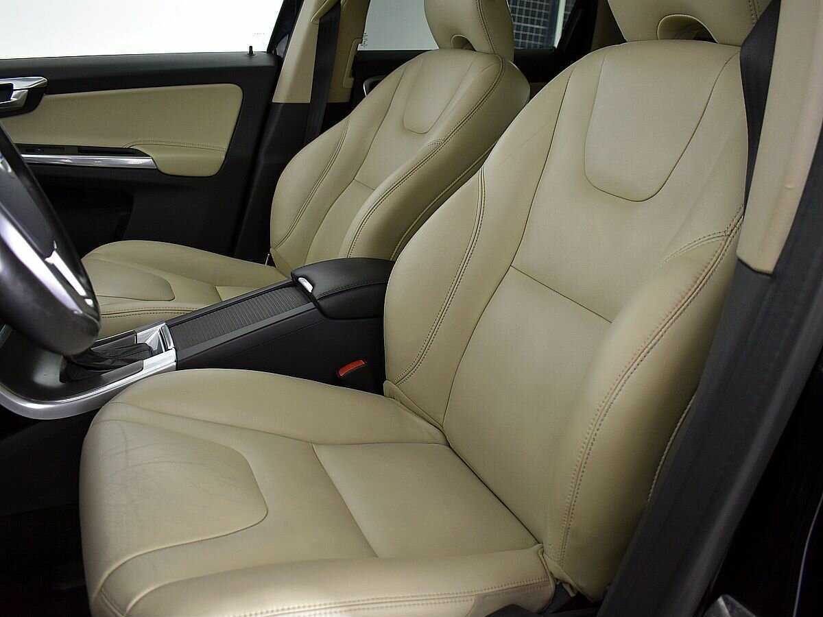 Б/У Вольво ИксЦ60 2014 года. Фото: #7