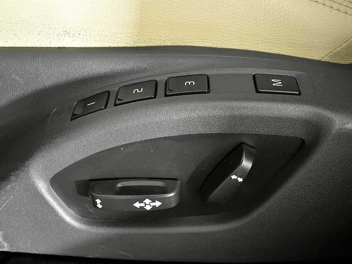 Б/У Вольво ИксЦ60 2014 года. Фото: #14