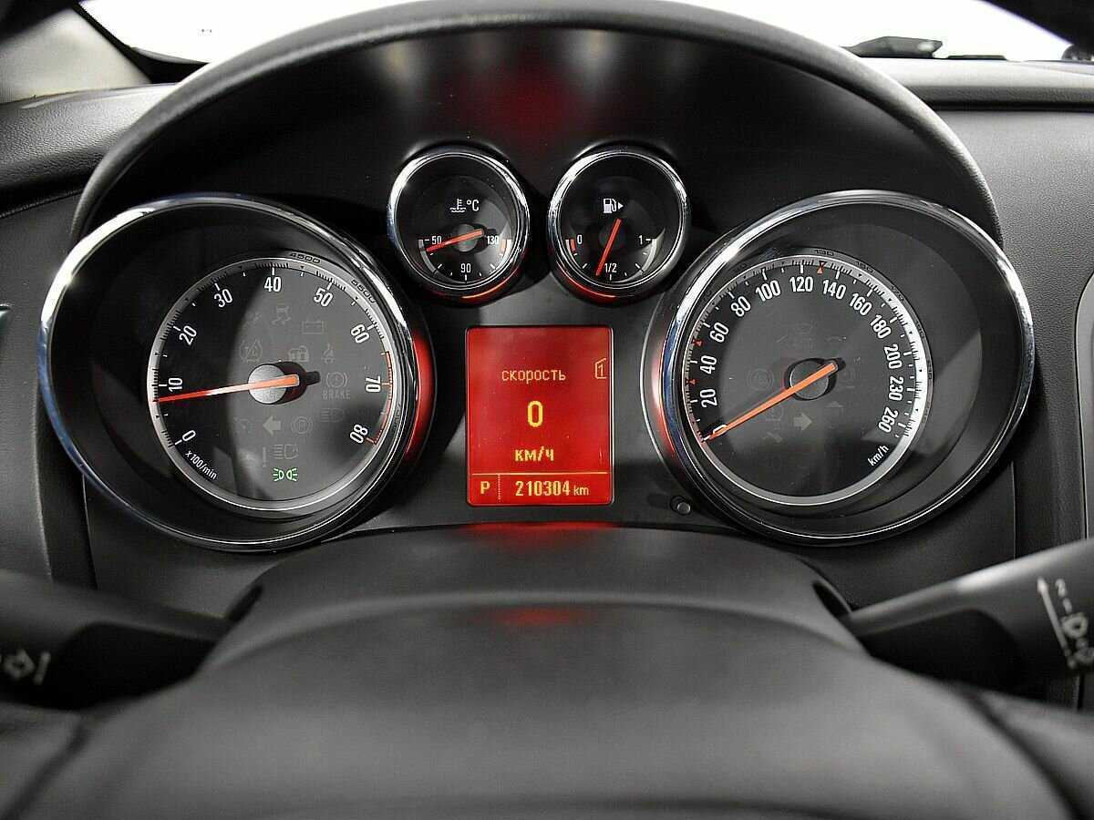 Б/У Опель Астра 2012 года. Фото: #11