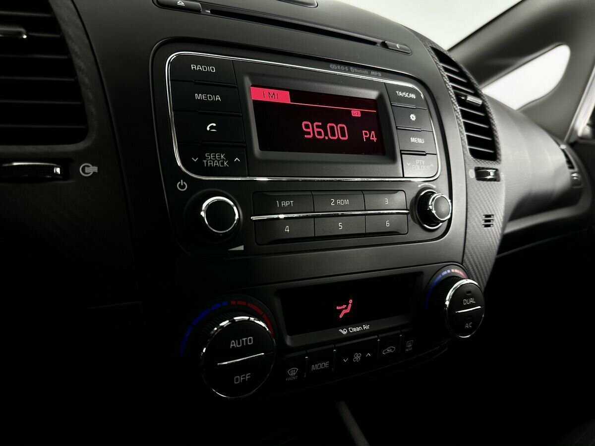 Б/У Киа Церато 2014 года. Фото: #8