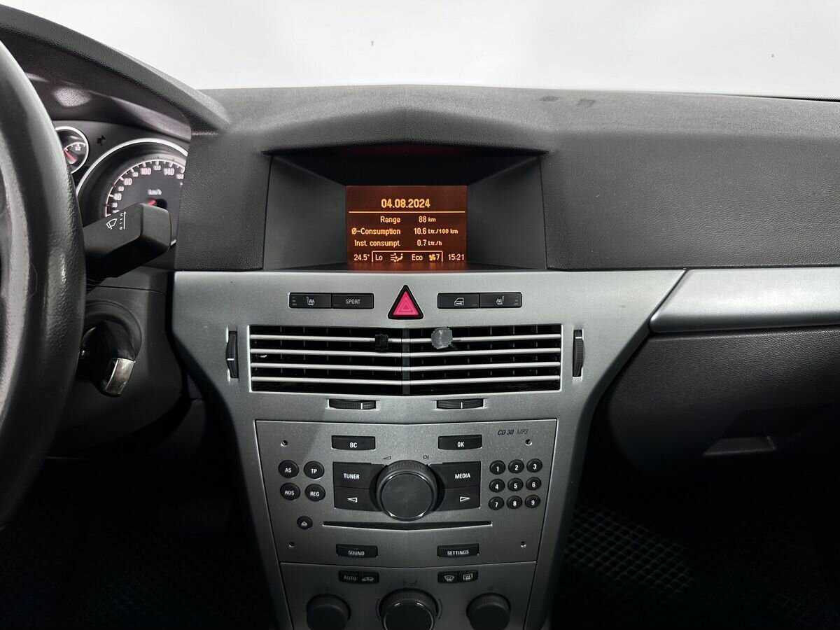 Б/У Опель Астра 2014 года. Фото: #9