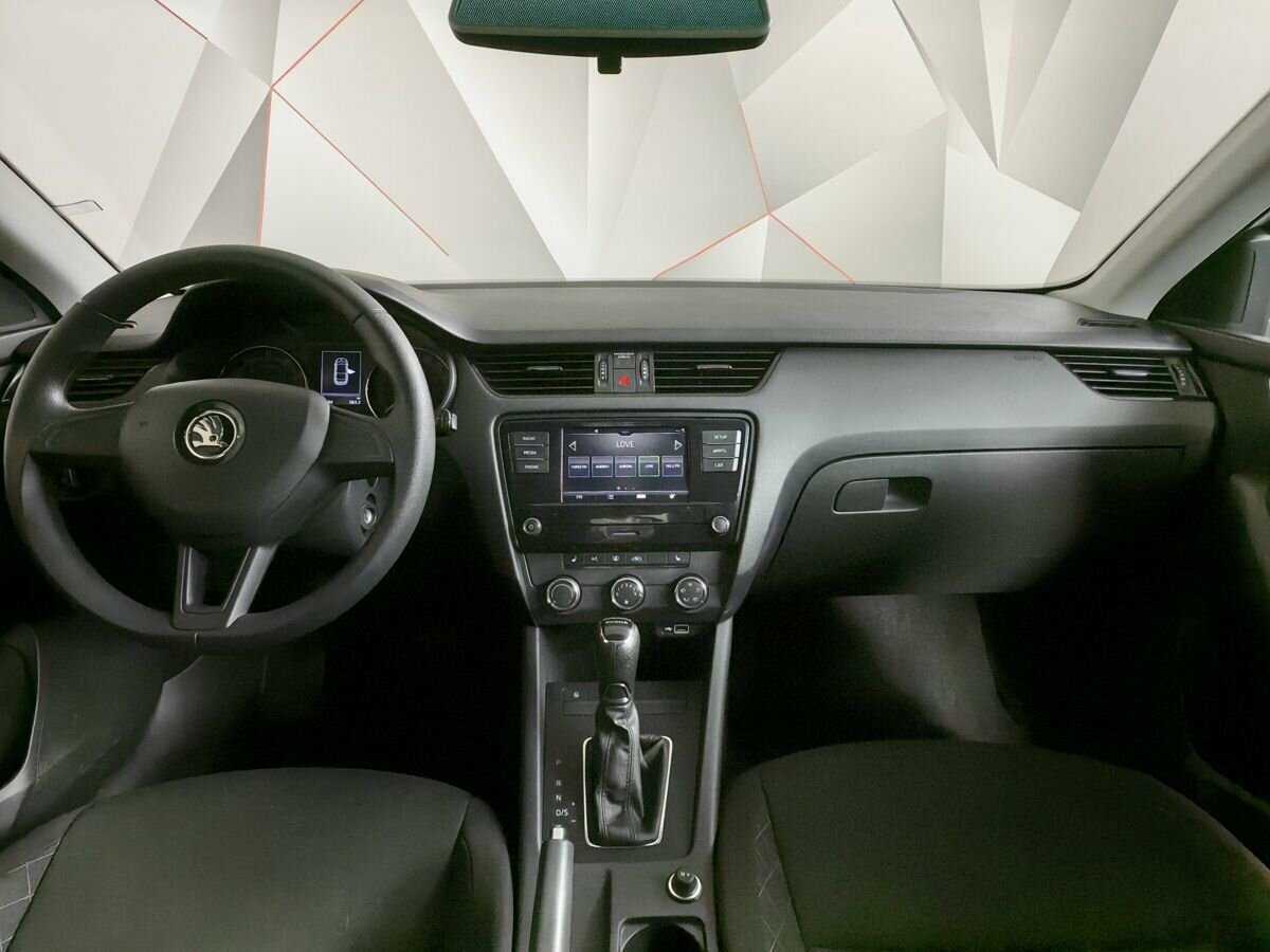 Б/У Шкода Октавия 2020 года. Фото: #9