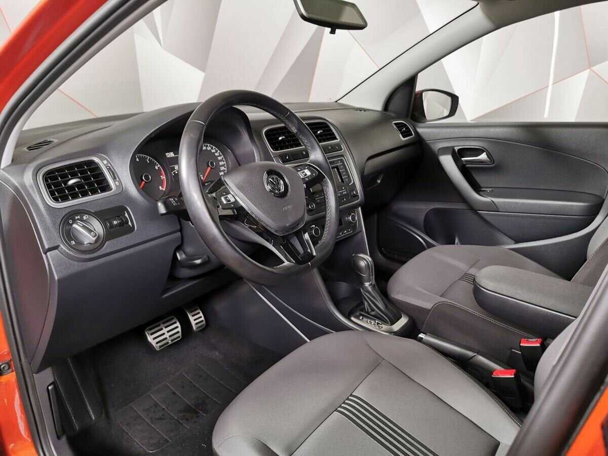 Б/У Фольксваген Поло 2016 года. Фото: #13