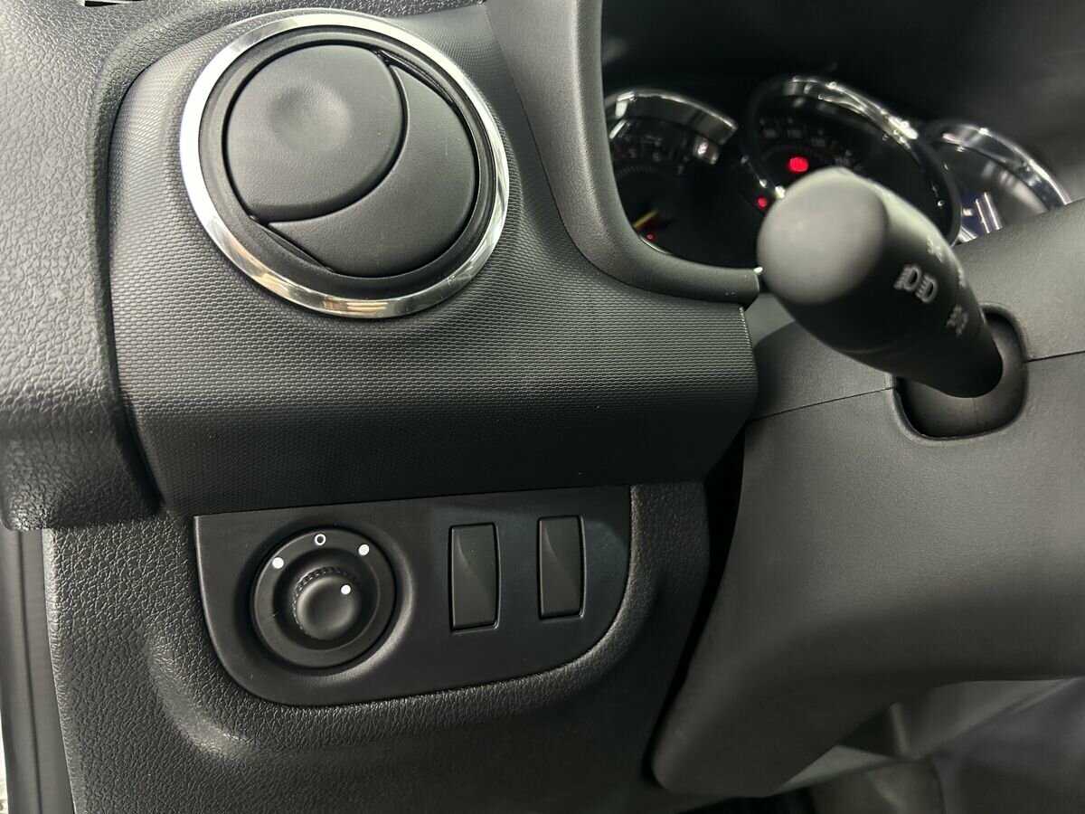 Б/У Рено Сандеро 2021 года. Фото: #8