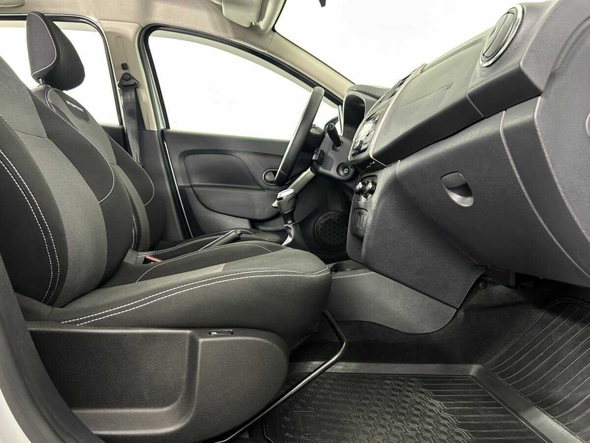 Б/У Рено Сандеро 2021 года. Фото: #13