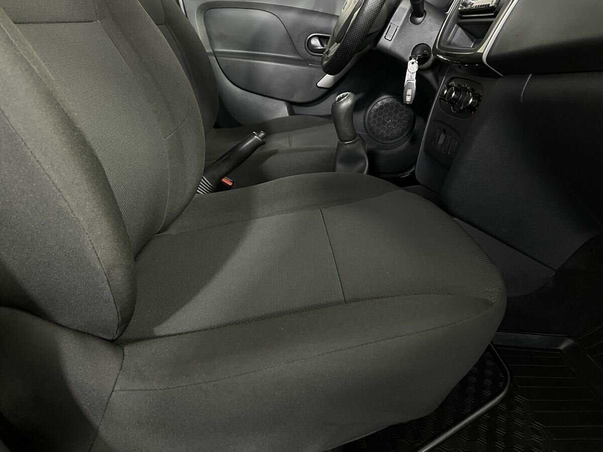 Б/У Рено Логан 2018 года. Фото: #13