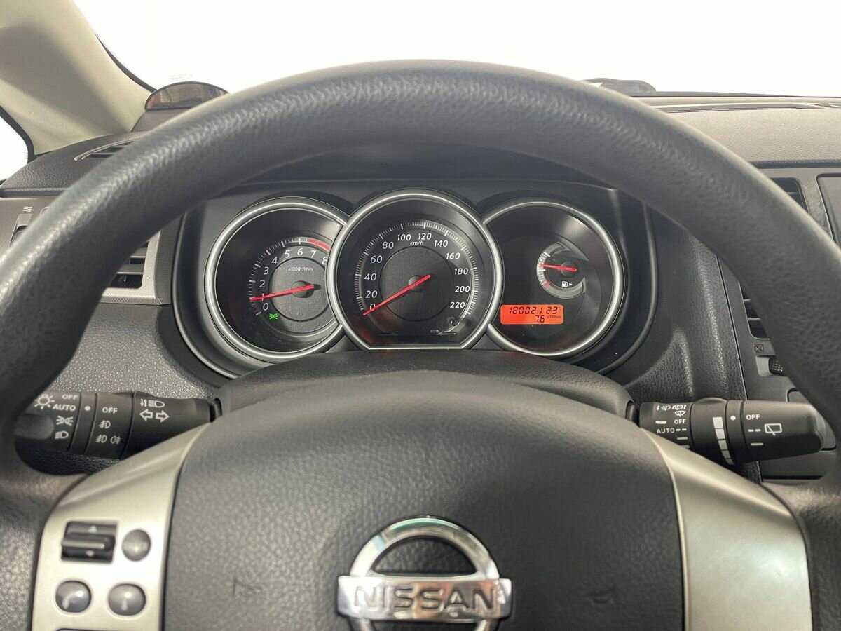 Б/У Ниссан Тиида 2013 года. Фото: #10