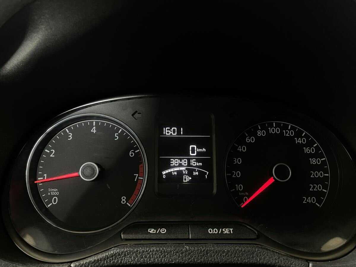 Б/У Фольксваген Поло 2017 года. Фото: #10