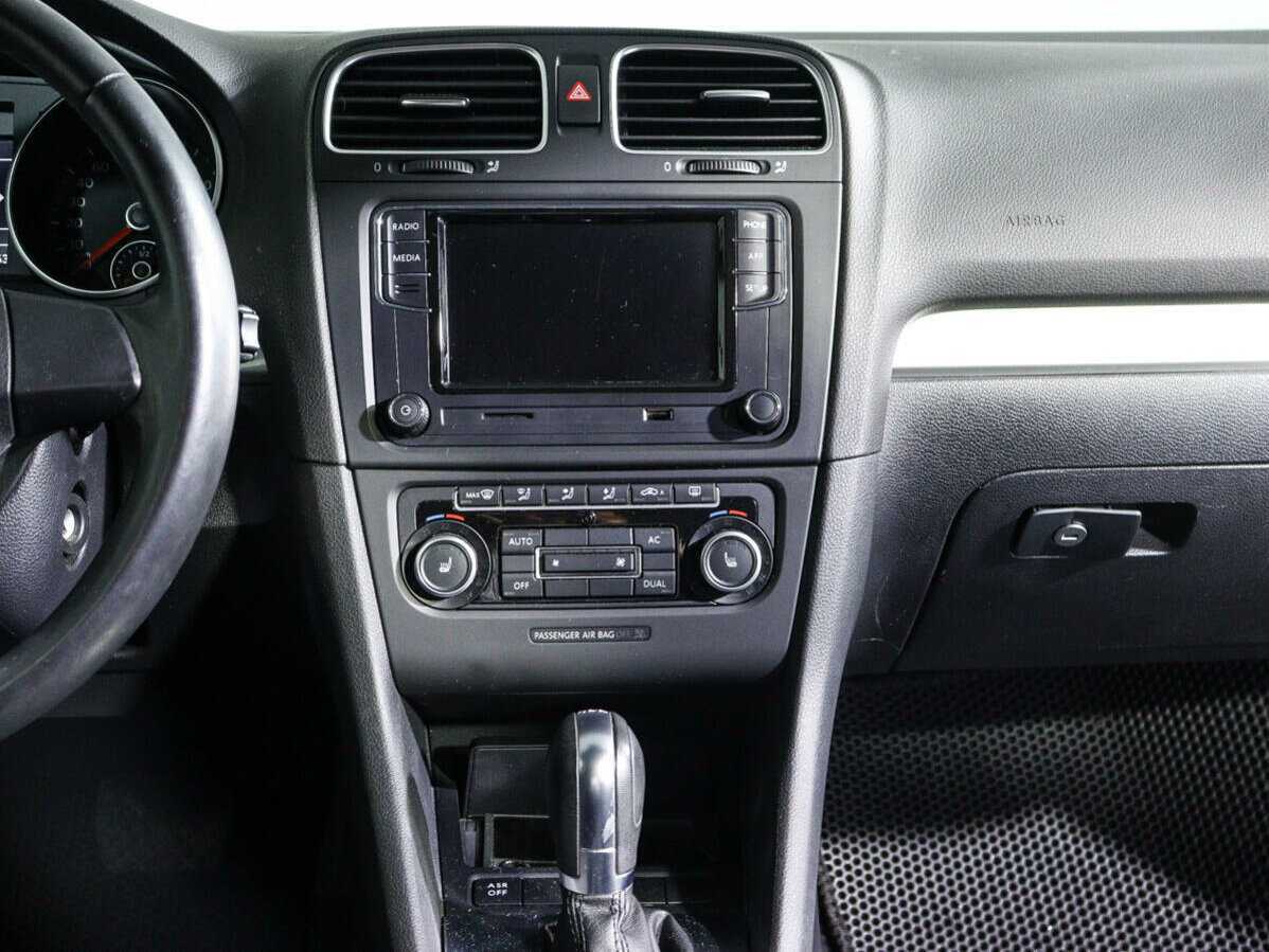 Б/У Фольксваген Гольф 2012 года. Фото: #11