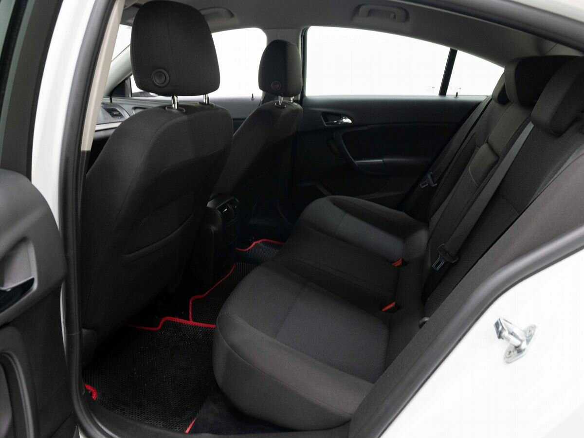 Б/У Опель Инсигния 2014 года. Фото: #8