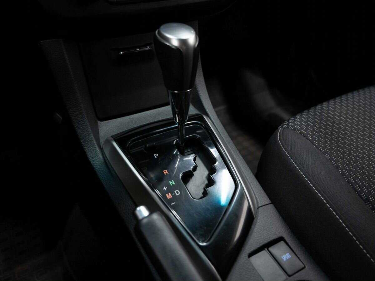 Б/У Тойота Королла 2013 года. Фото: #22