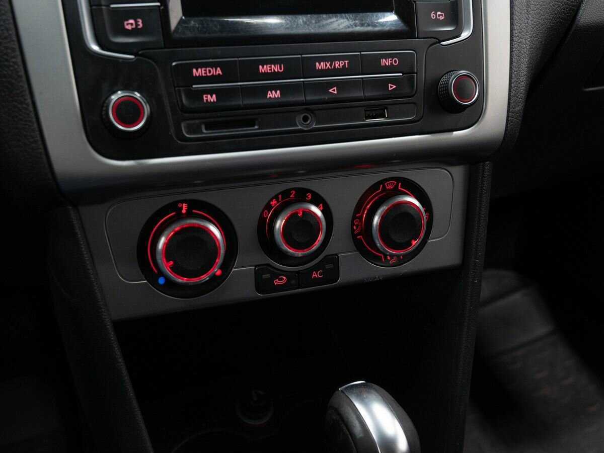 Б/У Фольксваген Поло 2013 года. Фото: #15