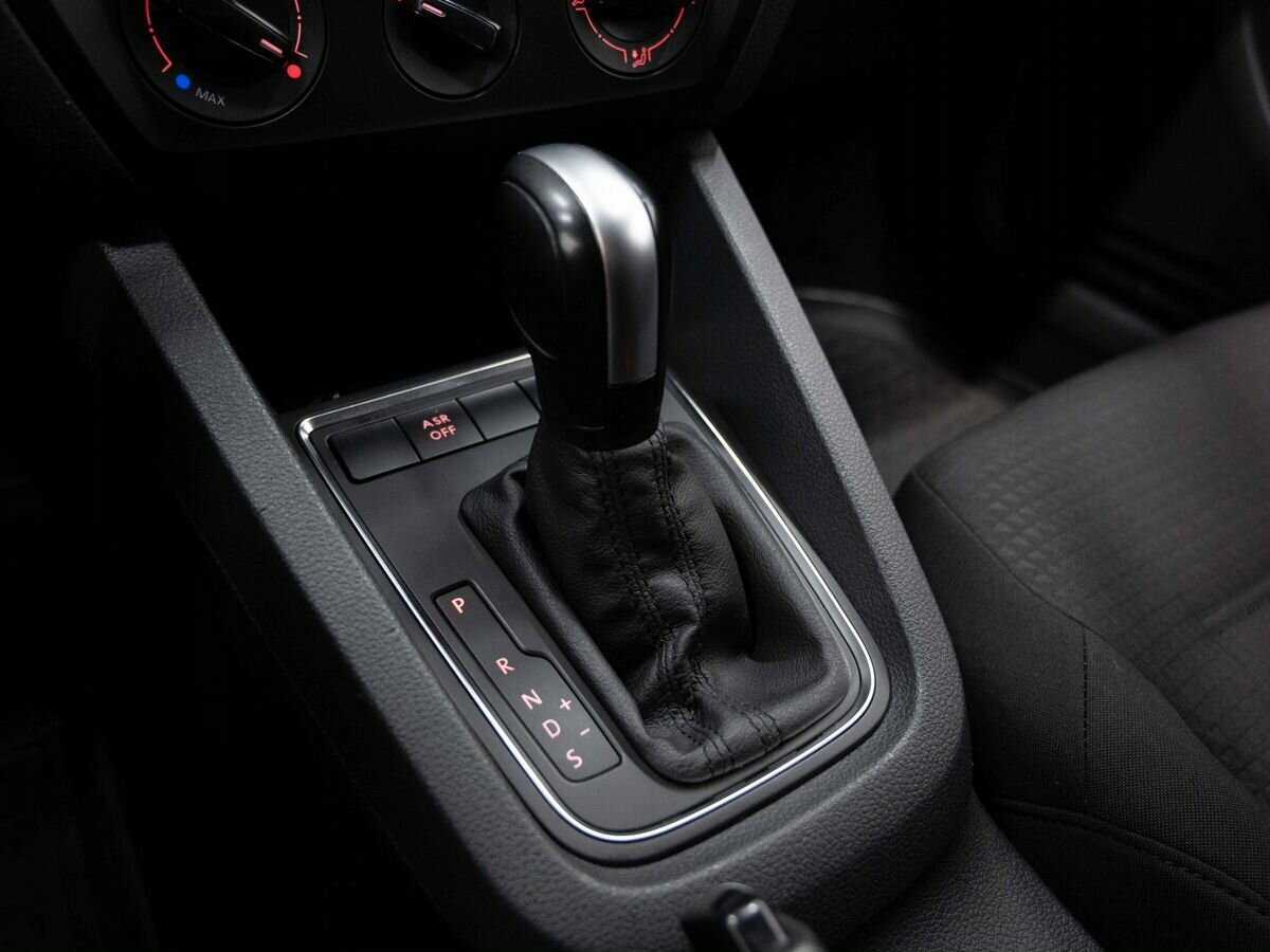 Б/У Фольксваген Джетта 2015 года. Фото: #17