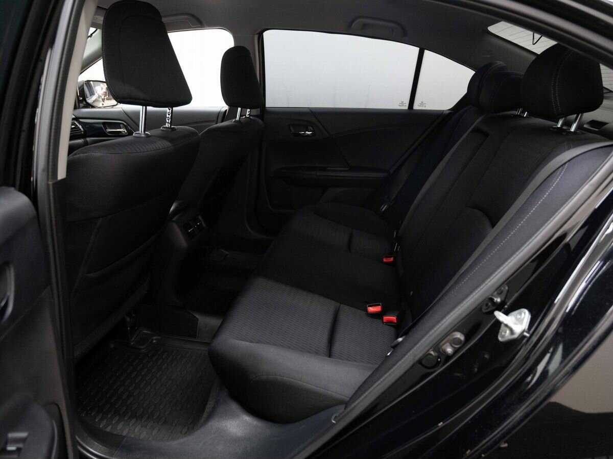 Б/У Хонда Аккорд 2013 года. Фото: #8