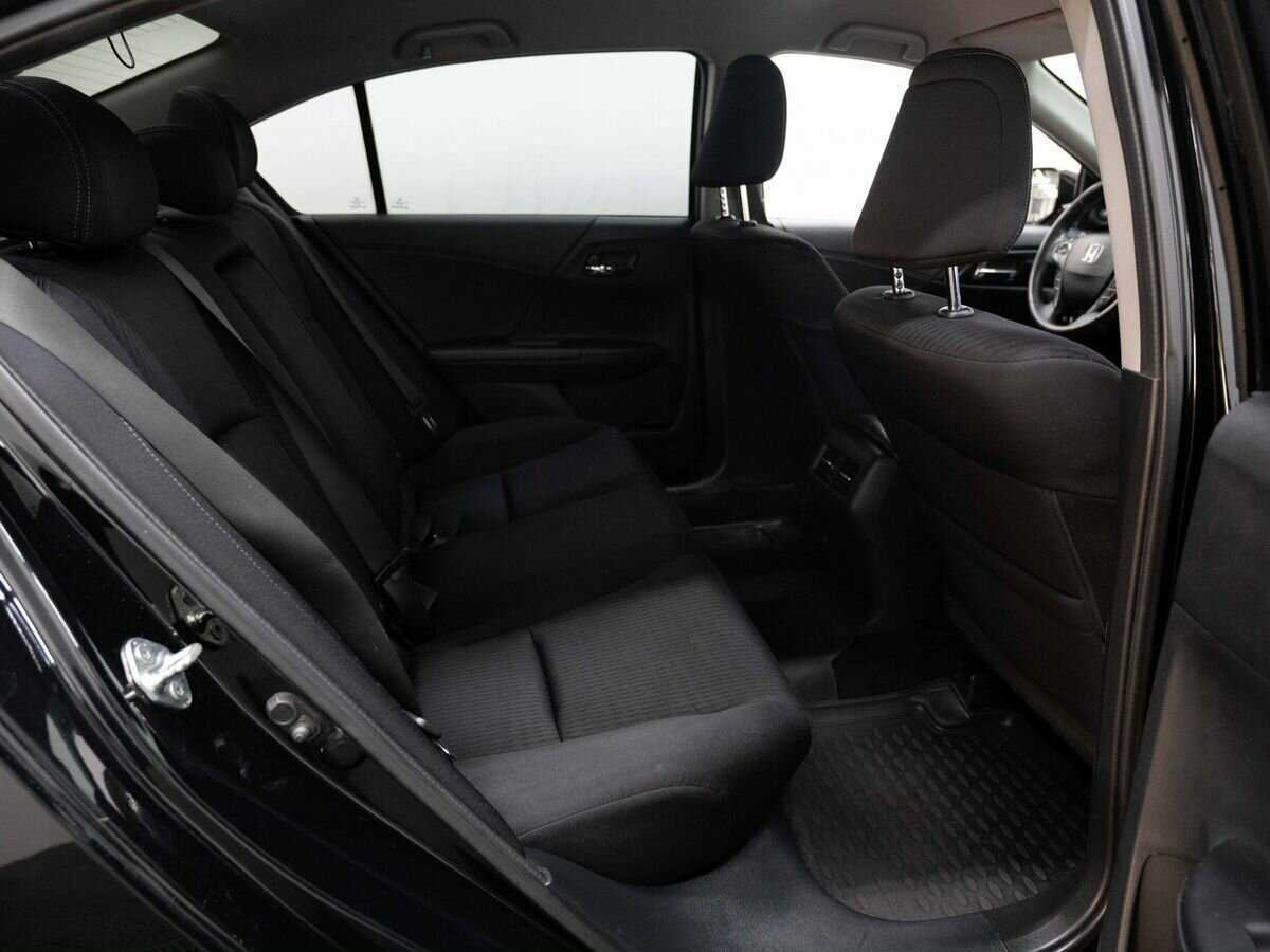 Б/У Хонда Аккорд 2013 года. Фото: #9