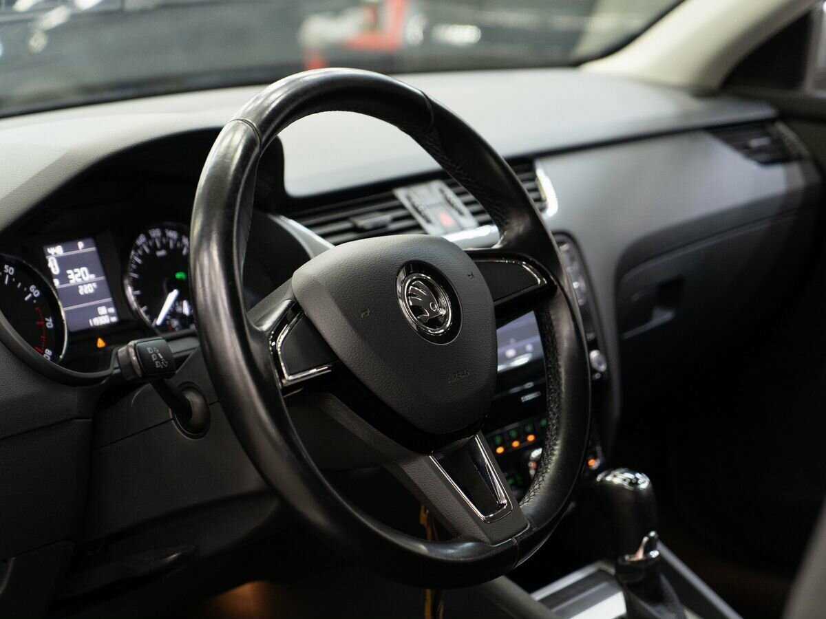 Б/У Шкода Октавия 2017 года. Фото: #4