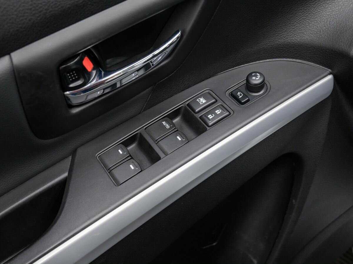 Б/У Сузуки С-Икс4 2014 года. Фото: #14