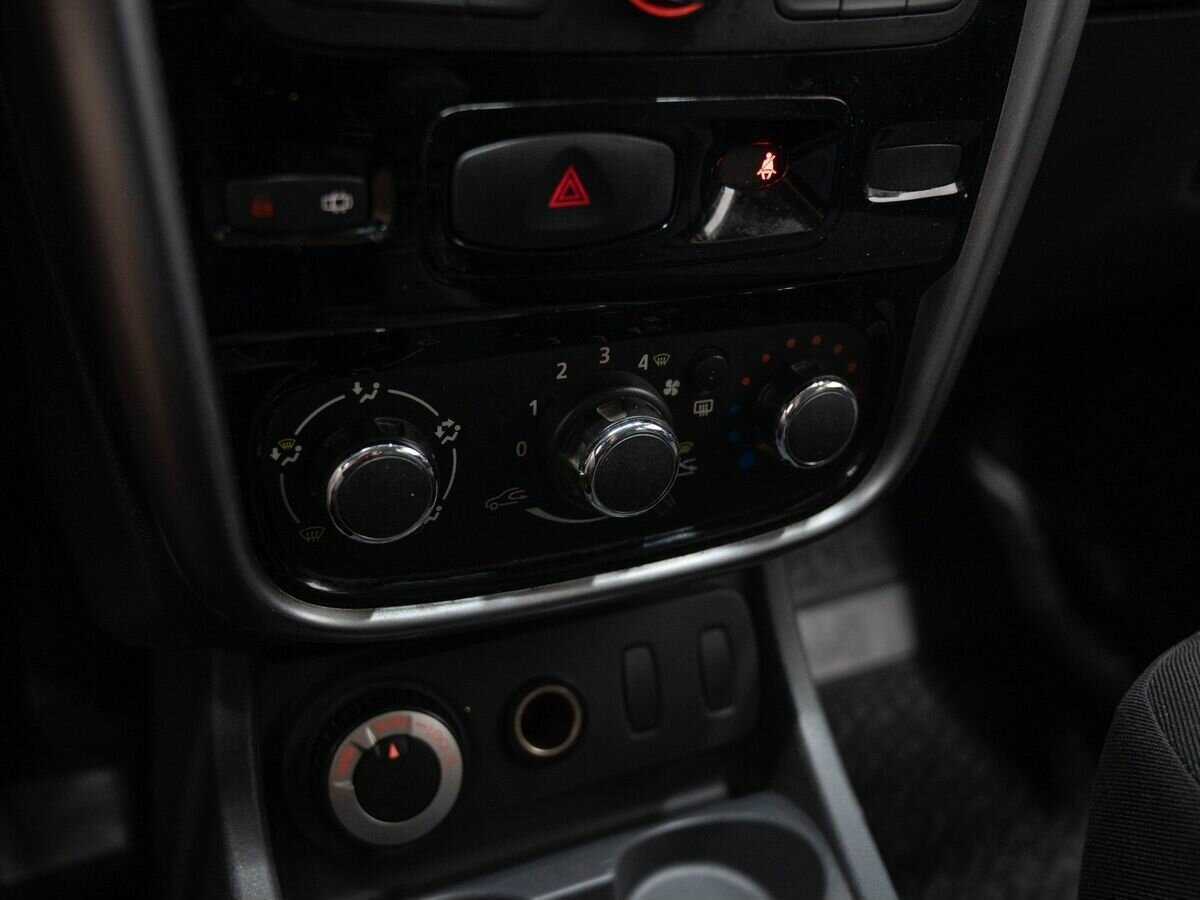 Б/У Рено Дастер 2013 года. Фото: #17